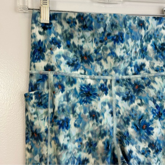 Athleta Blue Floral Delancey Skyline Salutation Stash 7/8 Leggings Size Small - Picture 4 of 12